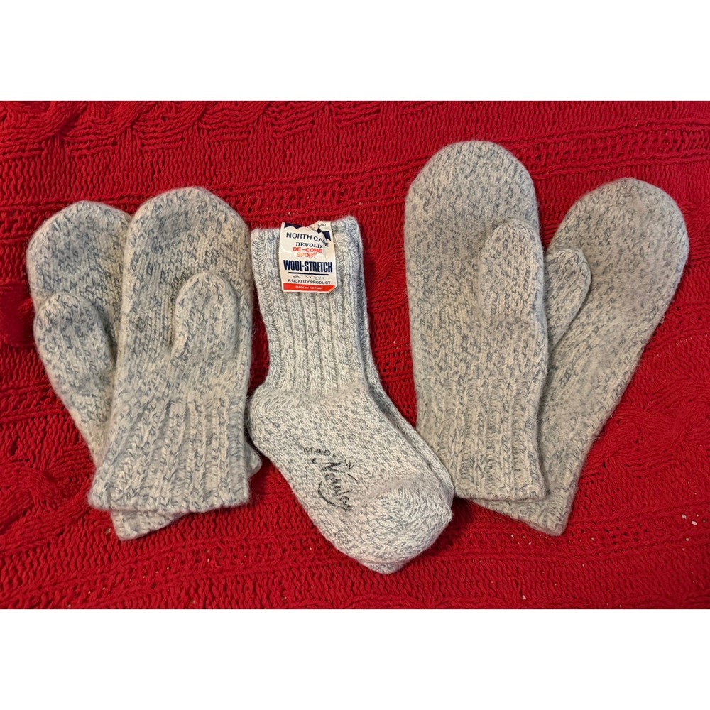 VTG WOOL KNUT and KNUT North Cape Devold Norway Wool Mittens and Socks Set